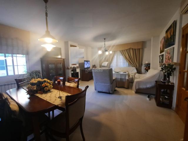 Chalet en venta en Badajoz, Las Vaguadas. Chalet en ventas en Urbanización Las Vaguadas con piscina. Chalets.
