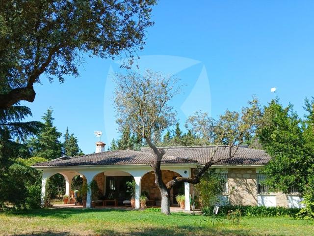 Chalet en venta en Badajoz, Las Vaguadas. CHALET INDEPENDIENTE CON PISCINA Y JARDÍN. ZONA EL MANANTÍO. Chalets.