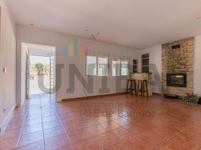 Chalet en venta en Badajoz, Las Vaguadas. PARCELA CON CHALET Y PISCINA EN UN PARAJE MUY TRANQUILO. Chalets.