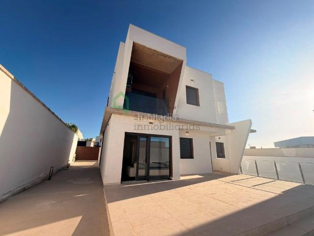 Chalet en venta en Badajoz, Las Vaguadas. VIVIENDA A ESTRENAR EN LAS VAGUADAS. Chalets.