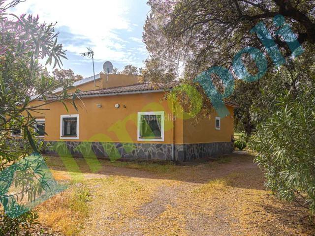 Chalet en venta en Badajoz, Pedanías de Badajoz. ¿ Amante de la naturaleza y tranquilidad ? Esto es para usted. Chalets.