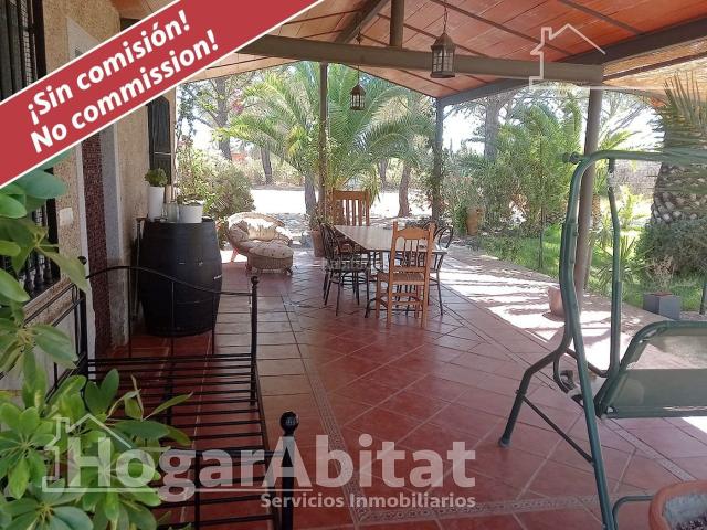 Chalet en venta en Badajoz, Pedanías de Badajoz. CHALET SEMINUEVO CON PISCINA, TERRAZA Y GARAJE. Chalets.