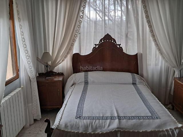 Chalet en venta en Baeza. Casa chatet en la yedra zona residencial. Chalets.