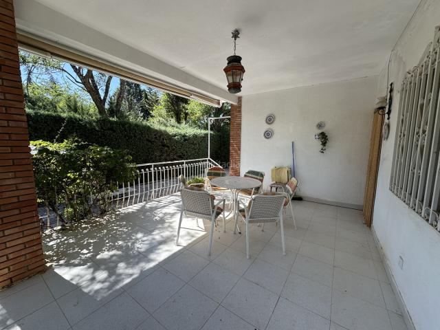 Chalet en venta en Baeza. ESTUPENDO CHALET EN LA YEDRA URBANIZACIÓN PRIVADA. Chalets.