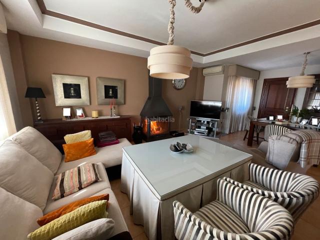 Chalet en venta en Baeza. PRECIOSO CHALET LA YEDRA LAS VIÑAS. Chalets.