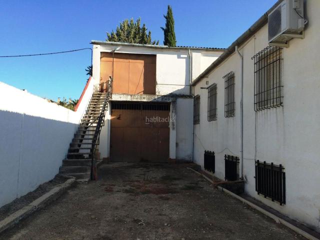 Chalet en venta en Baeza. Zona de chalets junto a la carretera acceso a Baeza. Chalets.