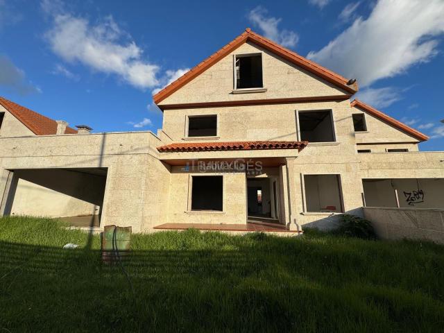 Chalet en venta en Baiona. Chalets.