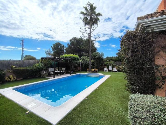 Chalet en venta en Baleares Calvià, El Toro. Precioso chalé unifamiliar aislado con piscina y amplio garaje. Chalets.