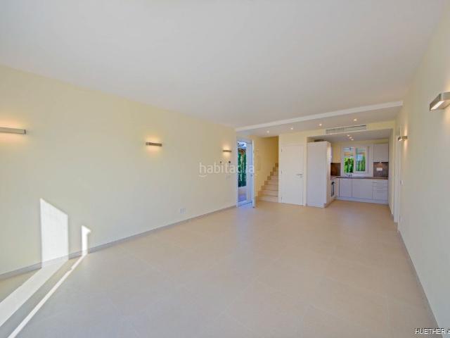 Casa en venta en Baleares Campos, Zona Rústica Interior. Chalet de 3 dormitorios en una urbanización con piscina comunitaria cerca de Es Trenc. Casas.
