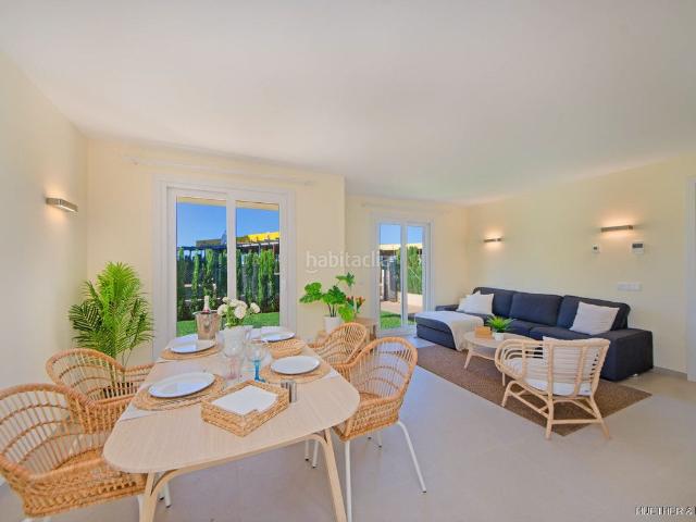 Casa en venta en Baleares Campos, Zona Rústica Interior. Casa unifamiliar en comunidad bien cuidada con piscina cerca de la playa de ensueño Es Trenc. Casas.