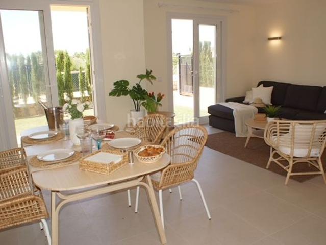 Chalet en venta en Baleares Campos, Sa Ràpita Ses Covetes. Ultimas dos viviendas de dos y tres dormitorios, con terraza, jardín, y piscina comunitaria. chalet unifamiliar en Sa Rápita. Chalets.