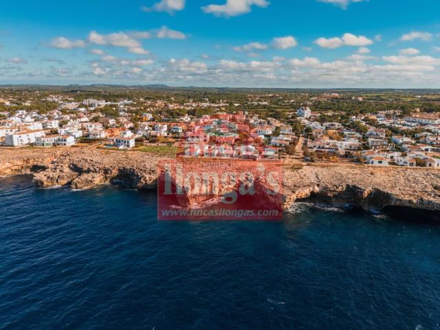 Chalet en venta en Baleares Ciutadella de Menorca, Cala Blanca. SE VENDE EN EXCLUSIVA! Chalet con licencia turística en 1ª línea de mar en Cala Blanca. Chalets Ciutadella de.