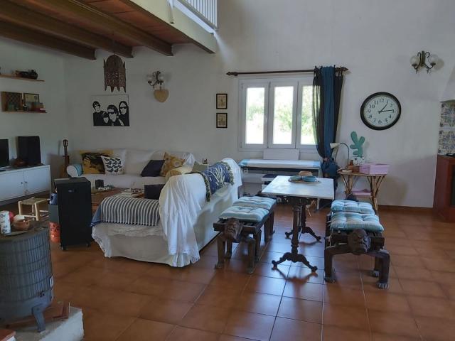 Masía en venta en Baleares Ciutadella de Menorca, Cala Blanca. Casa en el campo a 2 km de la playa de cala Blanca, con mucho terreno 2 piscinas y varias construcciones anexas. Masías Ciutadella de.