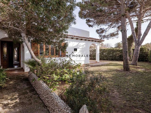 Chalet en venta en Baleares Ciutadella de Menorca, Cala d´En Bosch Serpentona. Villa con alma propia y gran potencial en Cap dArtrutx Menorca. Chalets Ciutadella de.