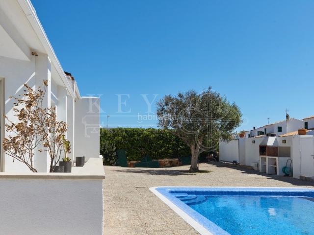 Chalet en venta en Baleares Ciutadella de Menorca, Cala en Blanes. Villa con Apartamento Independiente. Chalets Ciutadella de.