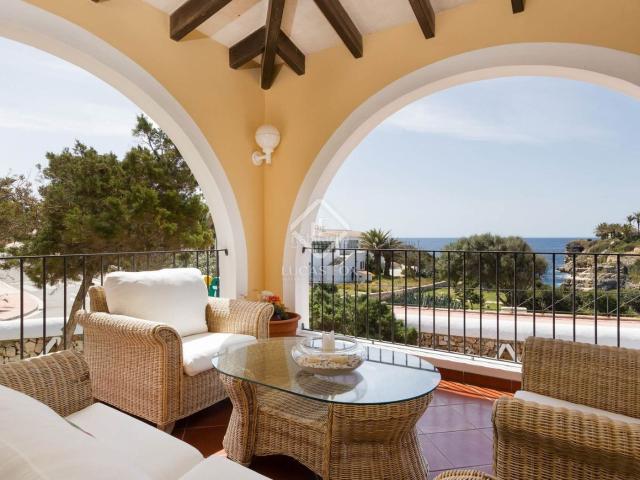 Chalet en venta en Baleares Ciutadella de Menorca, Cala en Blanes. Villa de 5 dormitorios con piscina, jardín, garaje y vistas al mar en venta en Calan Blanes, Ciutadella de Menorca. Chalets.