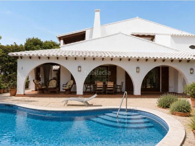 Chalet en venta en Baleares Ciutadella de Menorca, Cala Morell. Exclusiva villa mediterránea con piscina privada en Cala Morell. Chalets Ciutadella de.