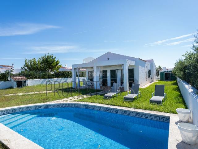 Chalet en venta en Baleares Ciutadella de Menorca, Ciutadella. Extraordinaria PRIMERA LINEA AL MAR. Chalets Ciutadella de.
