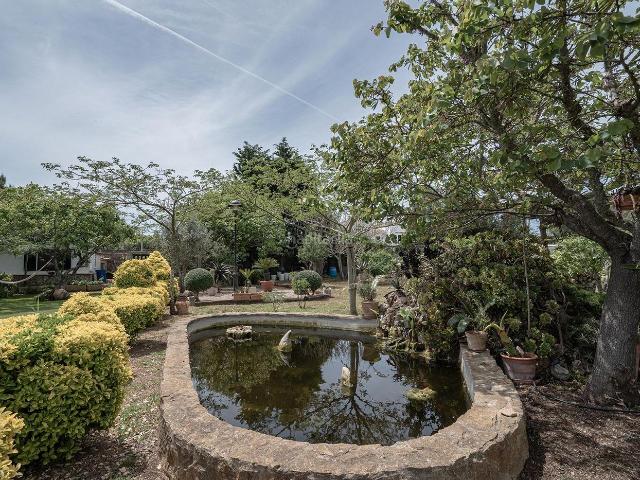 Chalet en venta en Baleares Alaior, Alaior Poble. Precioso chalet unifamiliar con muchas edificaciones anexas. Chalets.