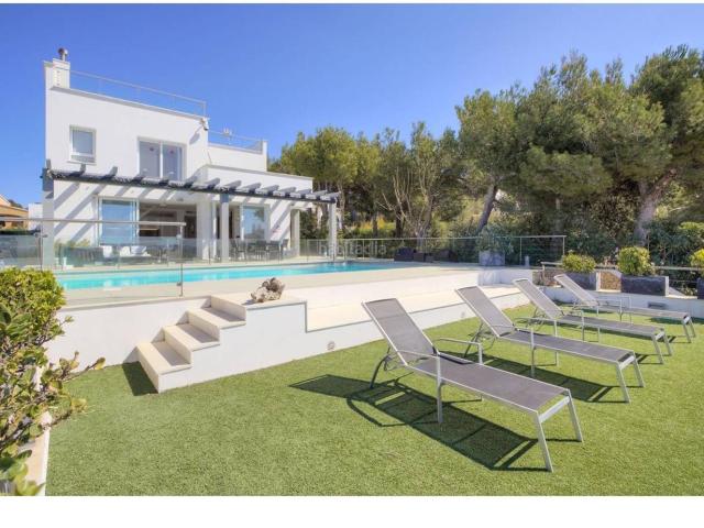 Chalet en venta en Baleares Alaior, Son Bou Sant Jaume. Impresionantes vistas al mar y licencia turística en Torre Solí Nou Son Bou. Chalets.