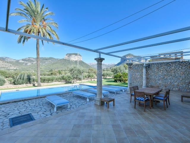 Chalet en venta en Baleares Alaró. UNA VILLA ÚNICA EN ALARÓ 22.000 M2 DE NATURALEZA, PRIVACIDAD Y TRANQUILIDAD. Chalets.