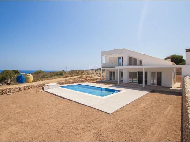 Chalet en venta en Baleares Es Mercadal, Na Macaret. Villa vanguardista con vistas al mar en Coves Noves, Menorca. Chalets Es.