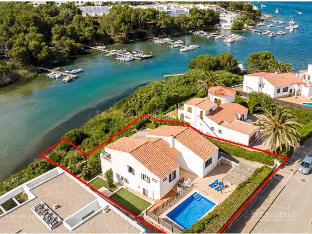 Chalet en venta en Baleares Es Mercadal, Port d´Addaia. Primera línea de mar y licencia turística en Cala Moli, Port Addaia. Chalets Es.