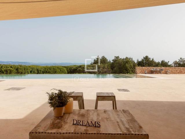 Chalet en venta en Baleares Formentera. Casa villa de 8 dormitorios en venta en Formentera, Islas Baleares. Chalets.