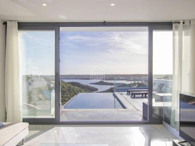 Chalet en venta en Baleares Maó Mahón, Cala Llonga Sa Mesquida. Impresionantes vistas al mar desde este chalet de obra nueva en Cala Llonga, Menorca. Chalets Maó.