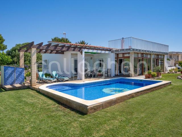 Chalet en venta en Baleares Maó Mahón, Sant Climent Es Canutells. Exclusiva vivienda unifamiliar con piscina en Menorca. Chalets Maó.
