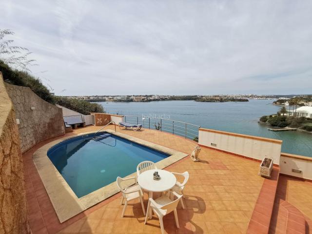 Chalet en venta en Baleares Maó Mahón, Cala Llonga Sa Mesquida. Magnífico chalet situado en primera línea de mar y que disfruta de unas increíbles y maravillosas vistas panorámicas del Puerto de.