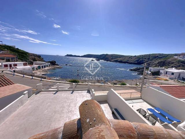 Chalet en venta en Baleares Maó Mahón, Cala Llonga Sa Mesquida. Auténtica casa de pescadores, reformada con gusto, en venta en primera línea de mar en Es Murtar. Chalets Maó.