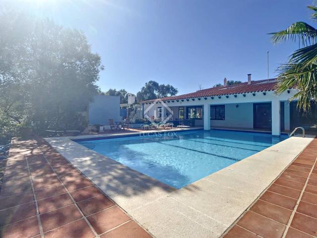 Chalet en venta en Baleares Maó Mahón, Sant Climent Es Canutells. Villa de 7 dormitorios en venta en una conocida urbanización con excelentes conexiones a varias playas y a la capital en Maó, Meno.