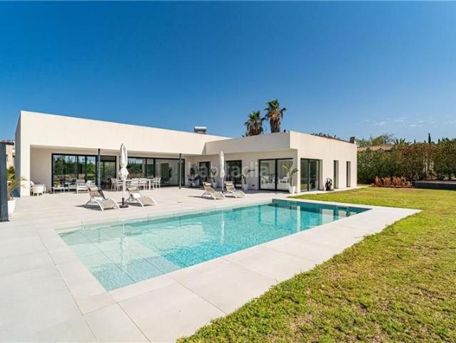 Chalet en venta en Baleares Marratxí, Es Garrovers. Chalet unifamiliar de diseño con piscina en solar de 2.100m2 aprox. Chalets.