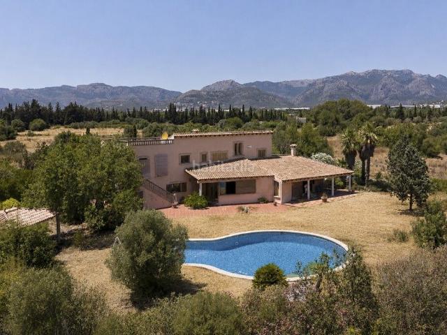 Chalet en venta en Baleares Marratxí, Es Garrovers. Villa de campo elegante con piscina en venta en Marratxí, cerca de Palma, Mallorca. Chalets.