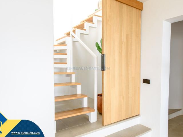 Chalet en venta en Baleares Sant Josep de sa Talaia, Es Cubells. Villa con piscina, Islas Baleares, Ibiza. 6 habitaciones 400 m² 2 kilómetros al mar. Chalets Sant Josep de sa.