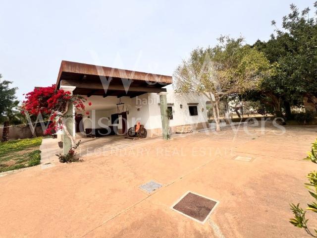 Casa en venta en Baleares Sant Josep de sa Talaia, Sant Jordi de Ses Salines Sant Francesc. Villa rustica típica Ibicenca en Sant Jordi. Casas Sant Josep de sa.