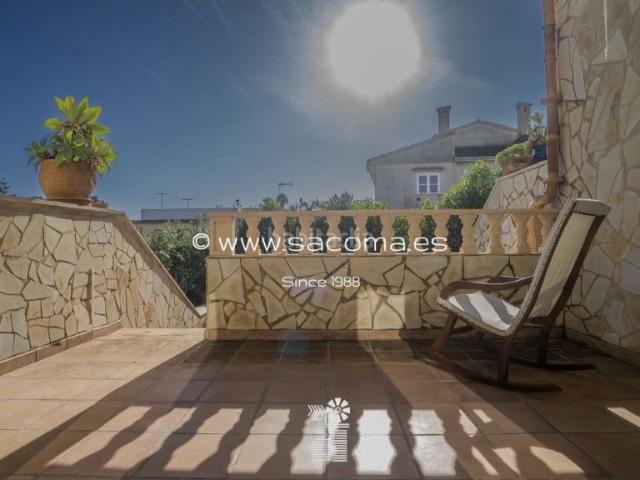 Chalet en venta en Baleares Sant Llorenç des Cardassar. Chalet tríplex con garaje y terraza, cerca de la playa. Chalets Sant Llorenç des.