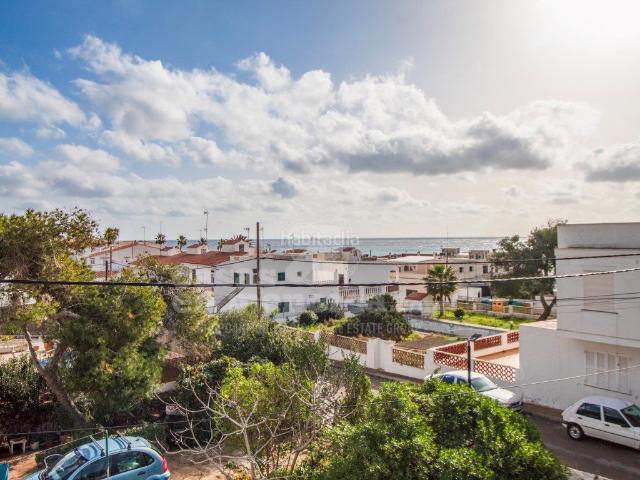 Casa en venta en Baleares Sant Lluís, Biniancolla Punta Prima. Chalet a solo unos metros de la playa de Punta Prima. Casas Sant.