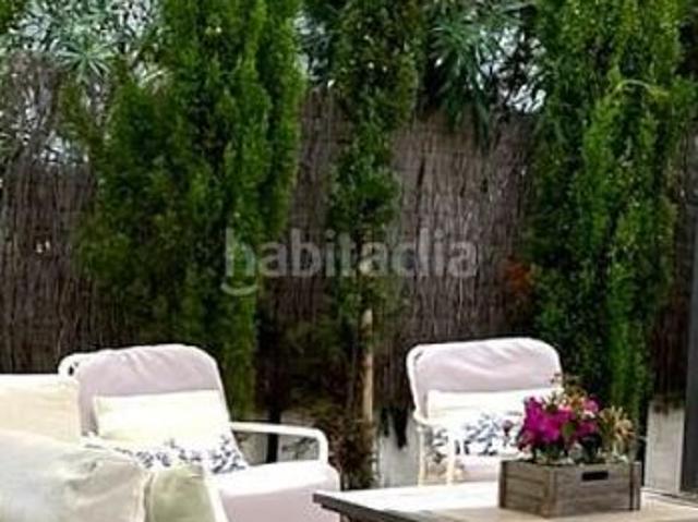 Chalet en venta en Baleares Santa Eulària, Sant Carles. Villa con terraza, Islas Baleares, Ibiza. 4 habitaciones 210 m² 700 metros al mar. Chalets Santa.