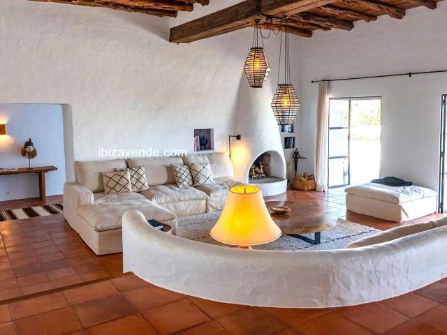 Chalet en venta en Baleares Santa Eulària, Santa Eulària des Riu. Espectacular y auténtica finca cerca de Santa Eulalia. Chalets Santa.