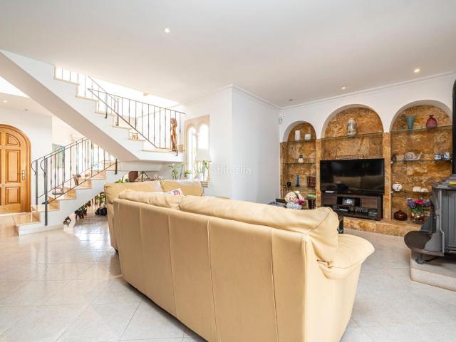 Chalet en venta en Baleares Santanyí, Cala d´Or. Exclusivo chalet unifamiliar con piscina privada en Cala dOr Elegancia mediterránea y estilo de vida premium. Chalets.