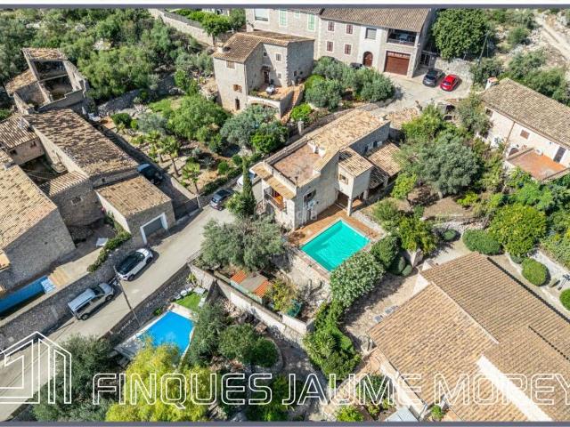 Chalet en venta en Baleares Selva. Chalet independiente en venta en Selva. Chalets.