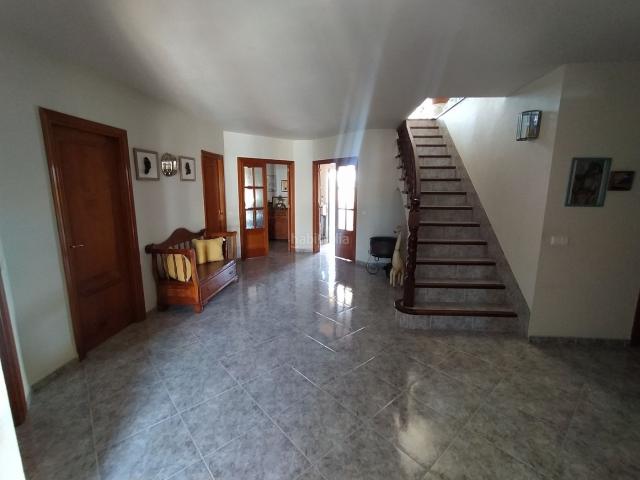 Chalet en venta en Baleares Palma de Mallorca, S´Arenal. CASA UNIFAMILAR CON GARAJE Y SÓTANOS. Chalets Palma de.