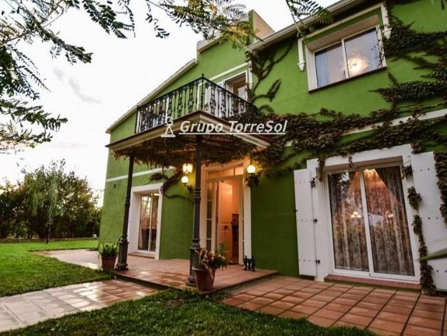 Chalet en venta en calle Polígono Paraje Junto a Cal Dentista, Banyeres del Penedès, de 353 m² 4 habitaciones por 520.000