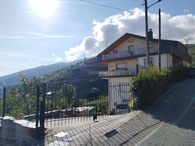Chalet en venta en Barco de Valdeorras O. Gran chalet y preciosas vistas. Chalets Barco de Valdeorras.
