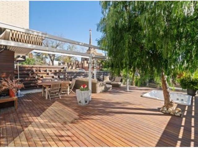 chalet en Venta en Barcelona. EGYB T433
