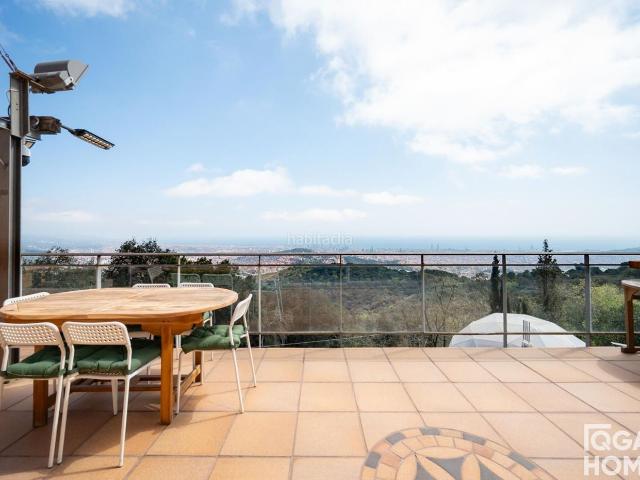 Chalet en venta en Barcelona, Sant Genís dels Agudells. Espectacular casa con vistas panorámicas al mar y a Barcelona. Chalets.