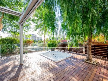 Chalet en venta en Barcelona, Sant Gervasi Bonanova. Deslumbrante y moderna casa con jardín, terraza y garaje en La Bonanova. Chalets.