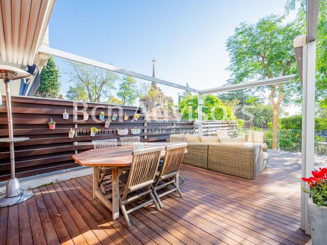 Chalet en venta en Barcelona, Sant Gervasi Bonanova. Deslumbrante y moderna casa con jardín, terraza y garaje en La Bonanova. Chalets.